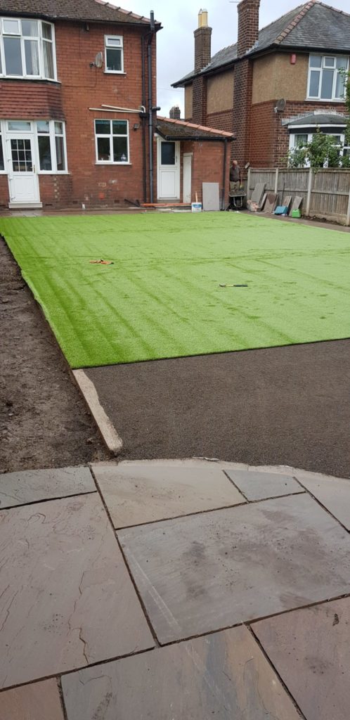 artificial grass on screed