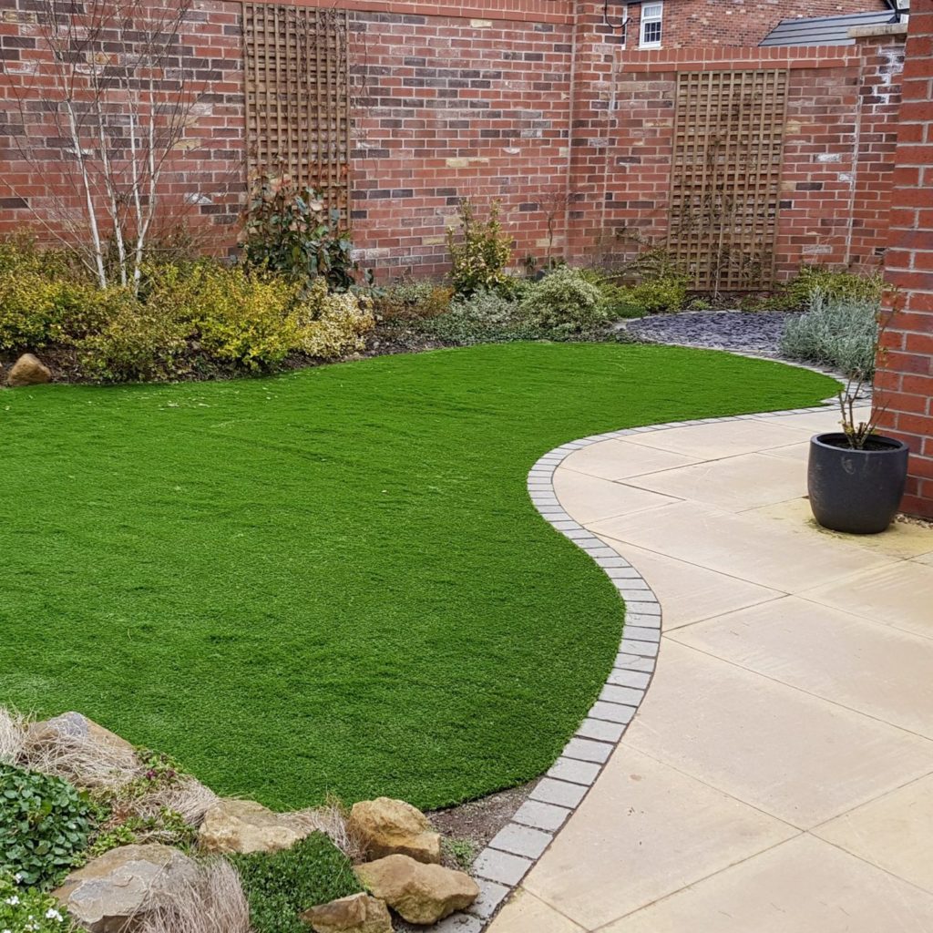 curved artificial lawn